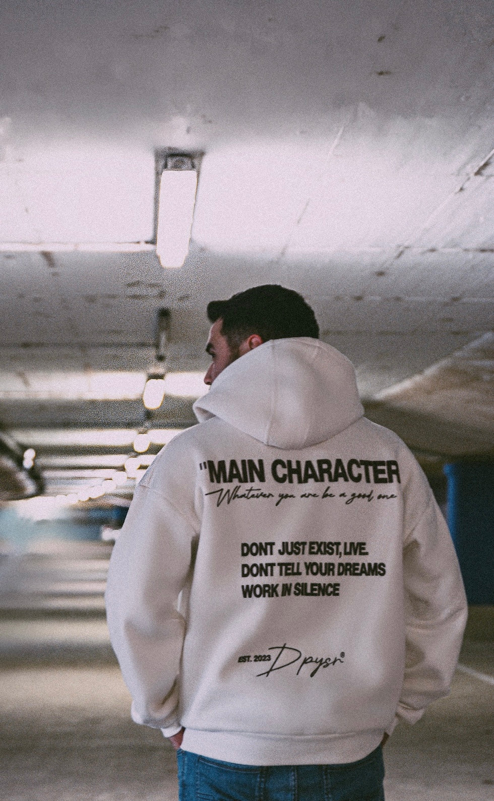 OVERSIZED HOODIE CREAMY WHITE (LIMITED) "MAIN CHARACTER "