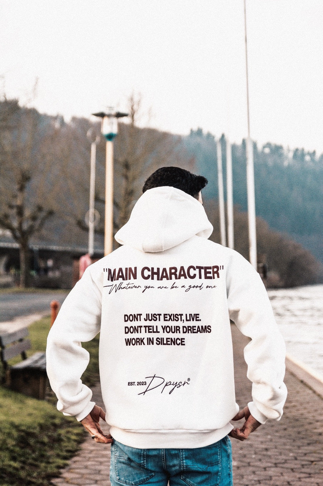 OVERSIZED HOODIE CREAMY WHITE (LIMITED) "MAIN CHARACTER "